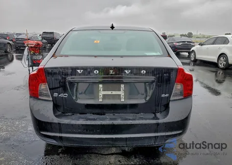 2009 Volvo S40 2.4I z USA, uszkodzony, nr VIN YV1MS390792453219